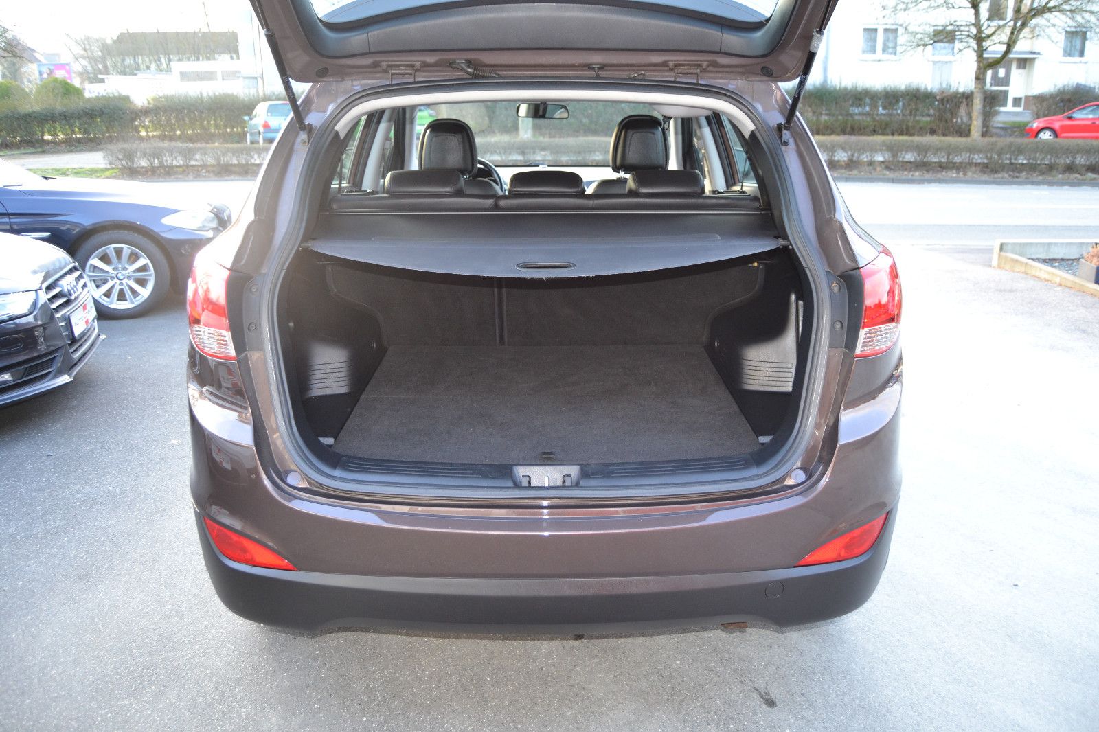 Fahrzeugabbildung Hyundai ix35 1.6 Comfort blue 2WD/Teilleder/TÜV NEU/