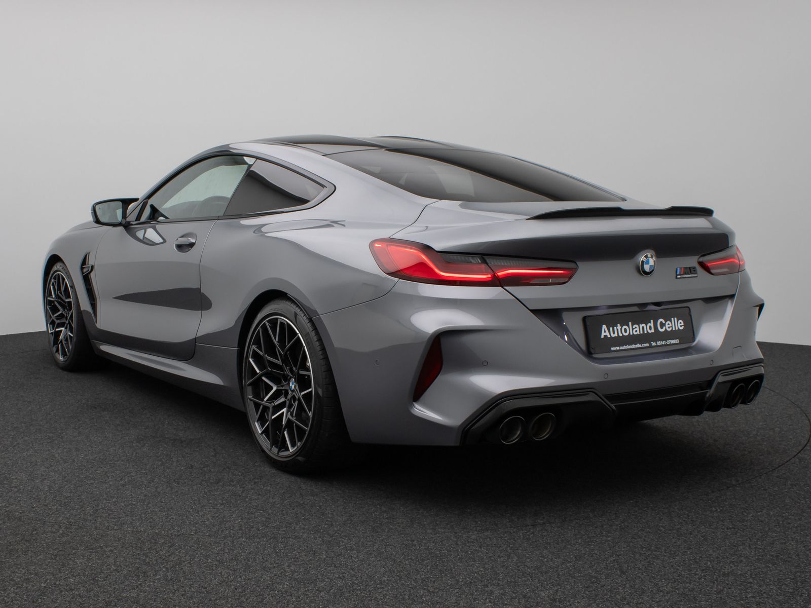 Fahrzeugabbildung BMW M8 Competition xD Coupé 360°Laser SoftCl DispKey