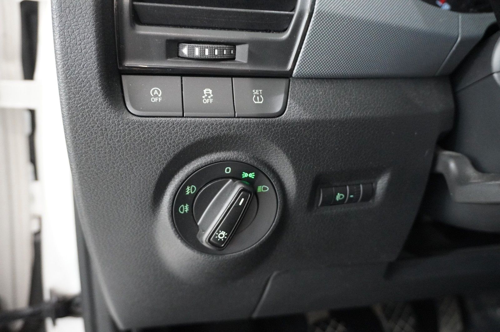 Fahrzeugabbildung SKODA Fabia LIM. 1.0 ACTIVE KLIMA/NEBEL/USB/AHK