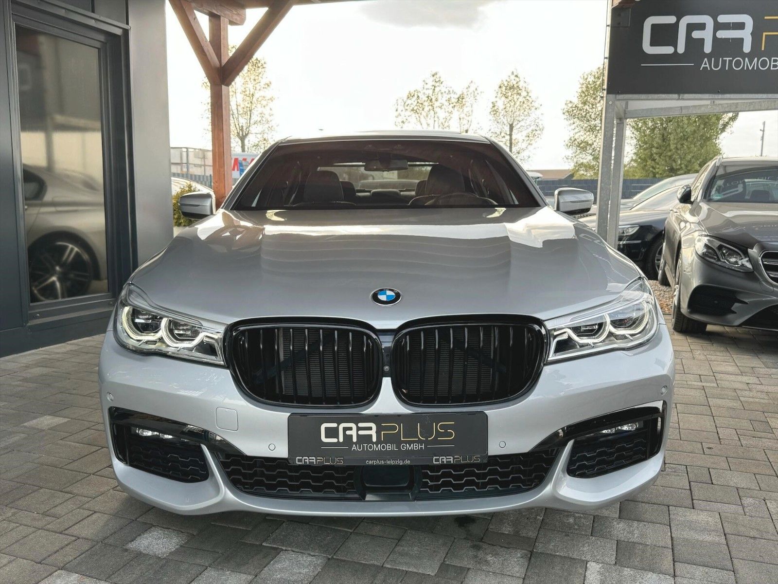 Fahrzeugabbildung BMW 750i xDrive M-Sport Shadow Line *21 Zoll*360°*