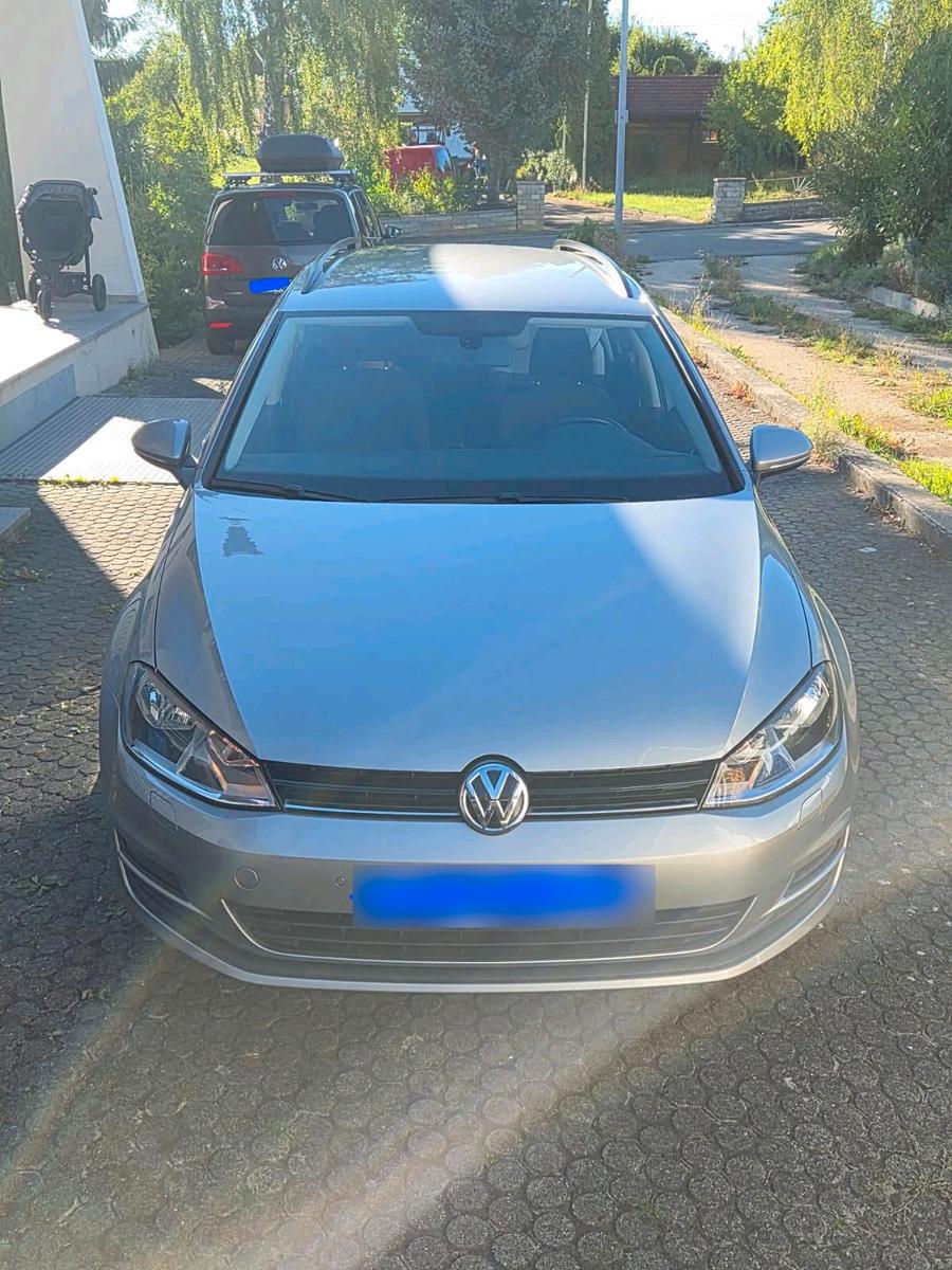 Volkswagen Golf 2015 — rear view