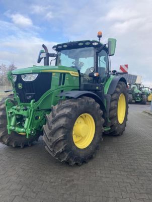 John Deere 6R 195