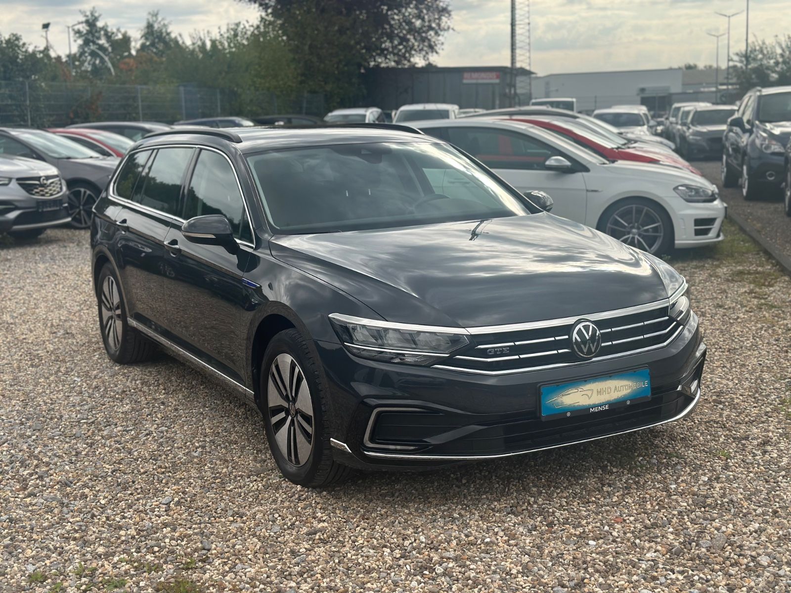Volkswagen Passat Variant GTE LED Navi ACC PDC imagem 3