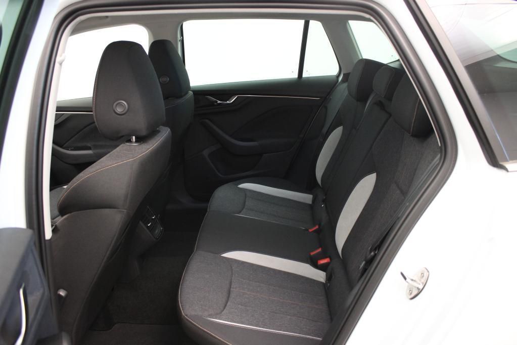 Skoda Kamiq Selection 1.0 TSI Klima*PDC*RFK*SH