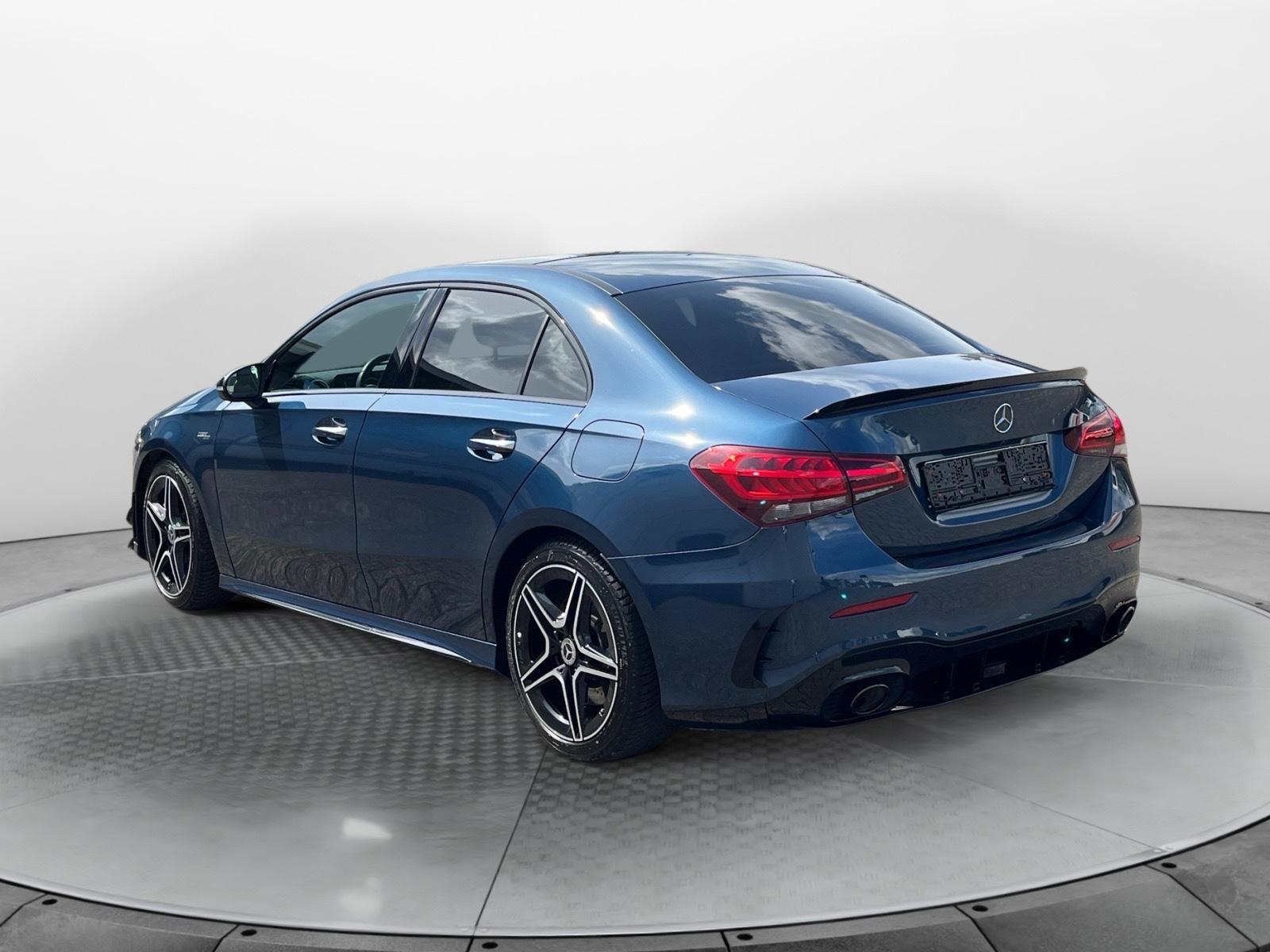 Mercedes-Benz A 35 AMG 4Matic  Panorama-Schiebedach Burmester