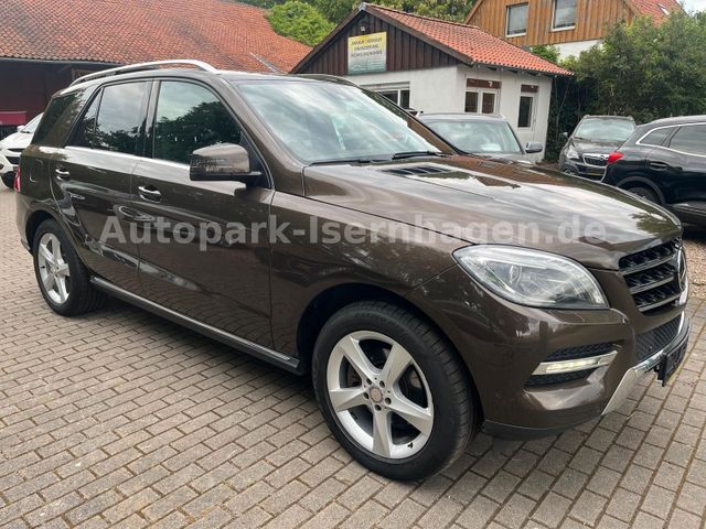 Mercedes-Benz ML 350 BlueTEC 4MATIC*AHK*2.H*Airma*Distr. Voll