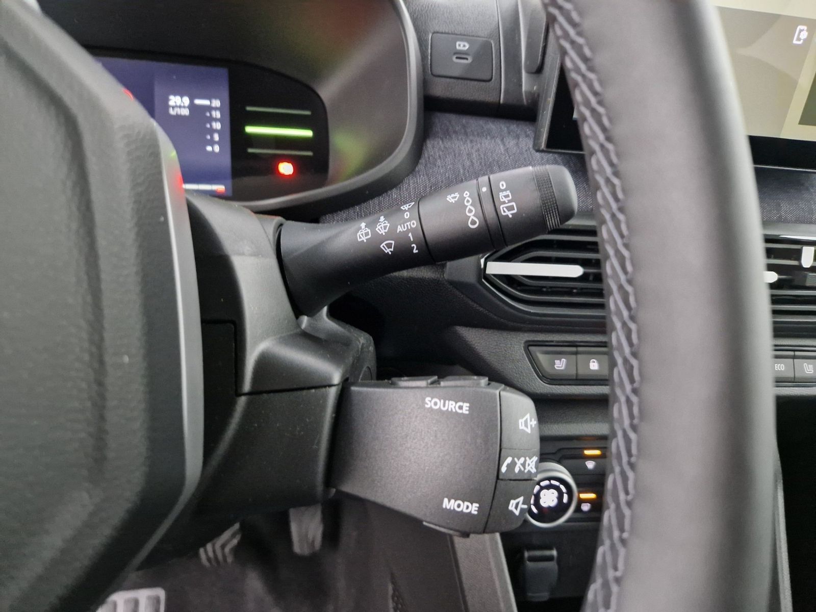 DACIA Sandero  Journey Eco-G 120 Driving Benzin/Gas – Bild 32