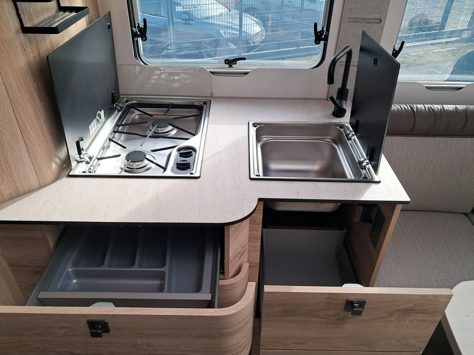 Fahrzeugabbildung Eura Mobil Profila T PT726EF Hubstützen,SAT,Solar,Lithium