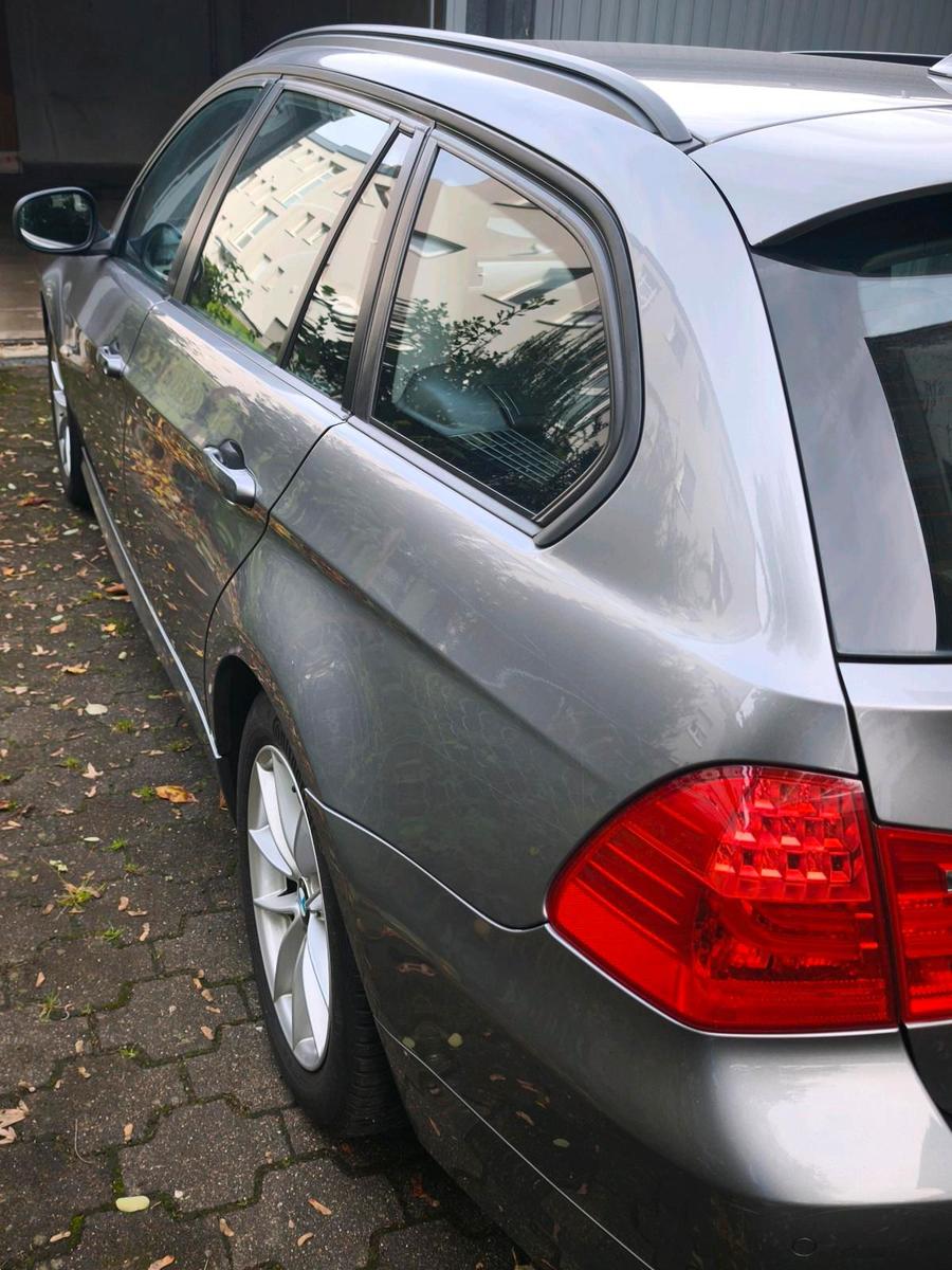 BMW  2010 — photo 8
