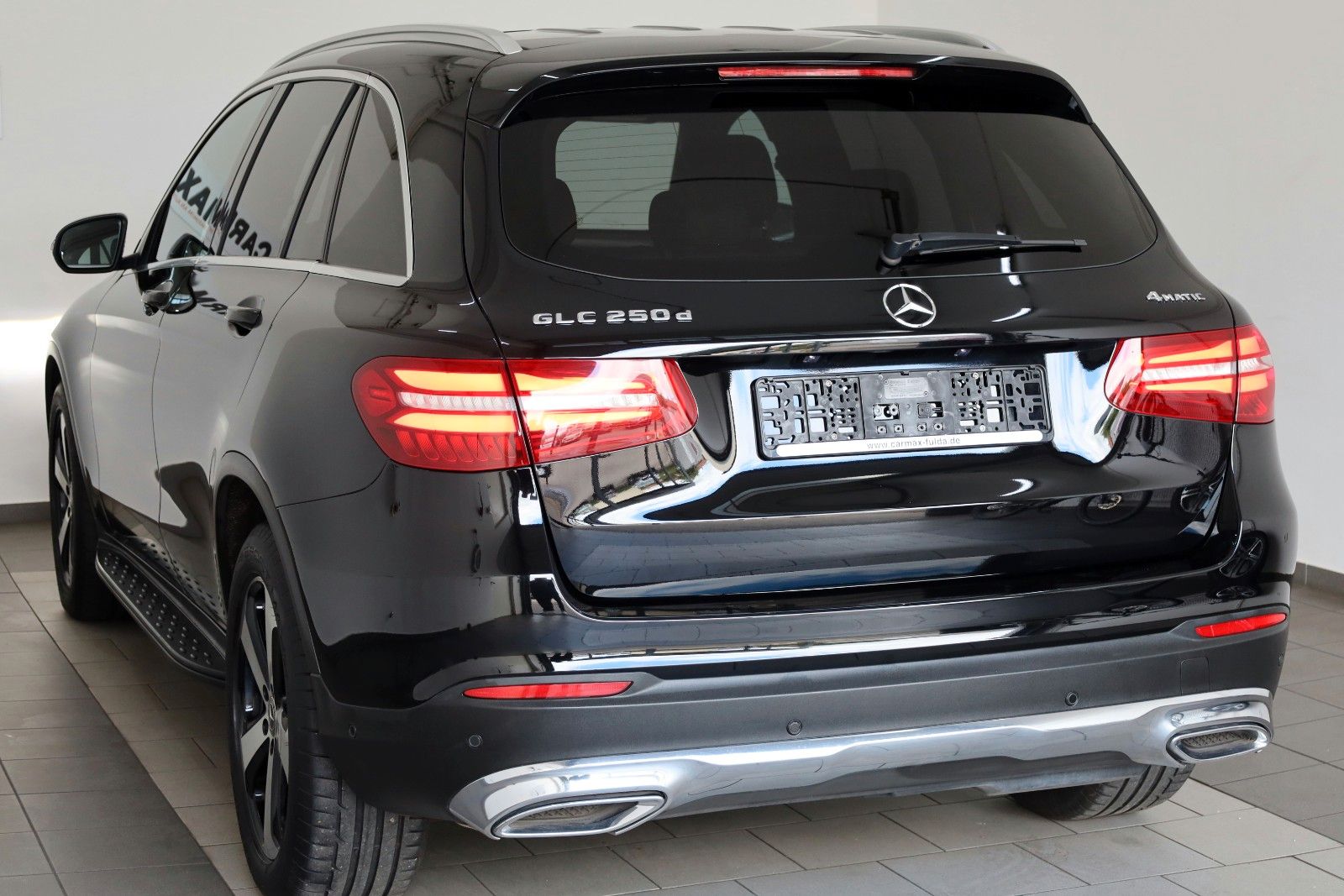 Fahrzeugabbildung Mercedes-Benz GLC 250d 4M AMG Int. Leder,Navi,LED,Panorama,+WR