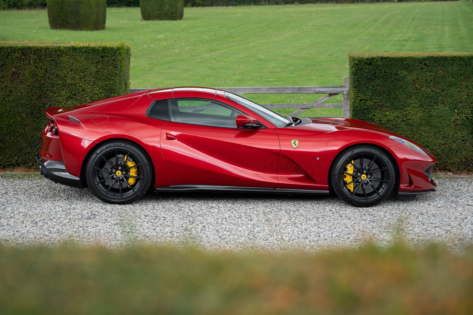 Ferrari GTS 6.5 V12 DCT F1 | 1 Owner imagem 2