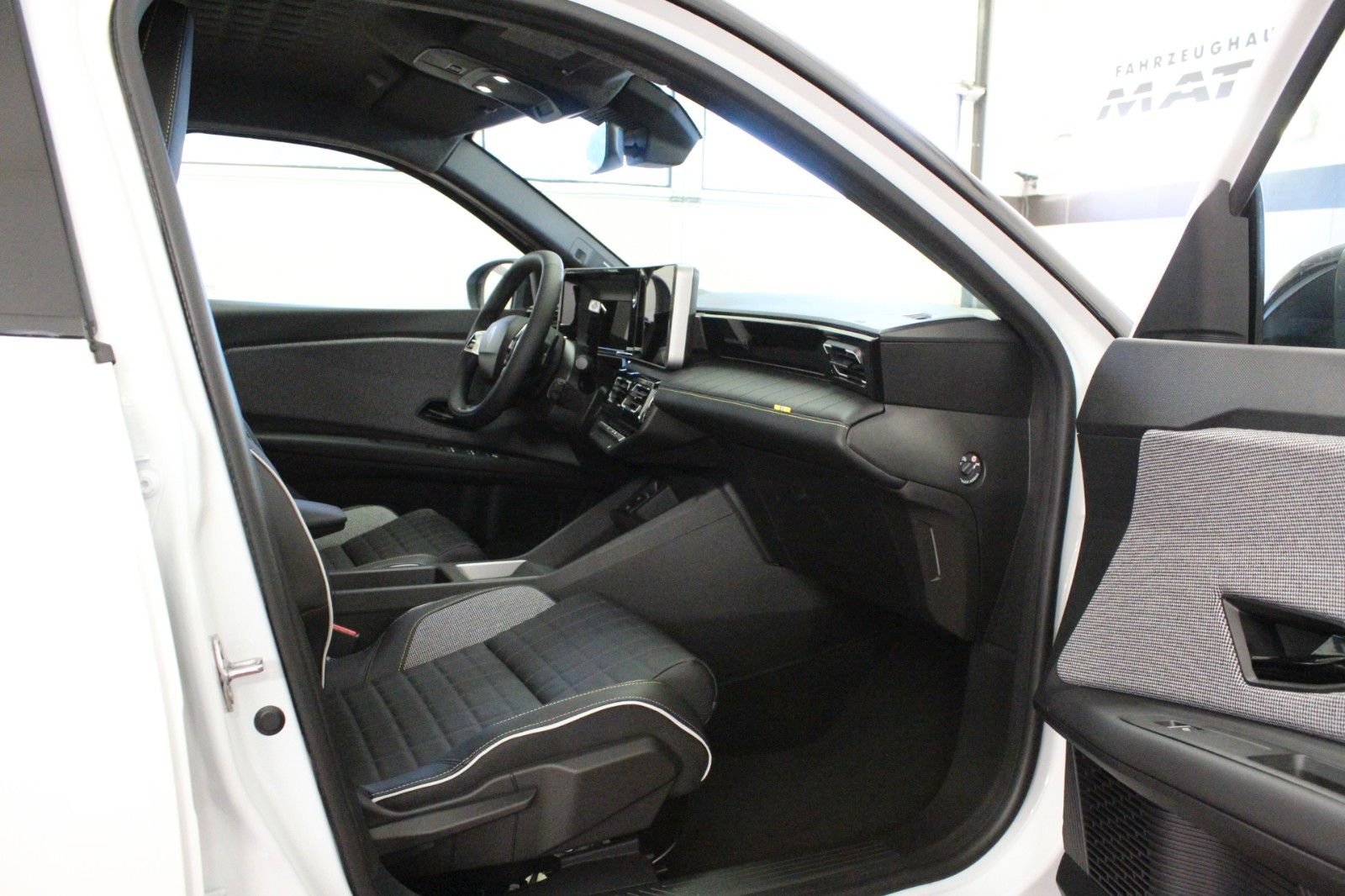 Fahrzeugabbildung Renault R 4 150 Comfort Range Iconic *Vollausstattung*