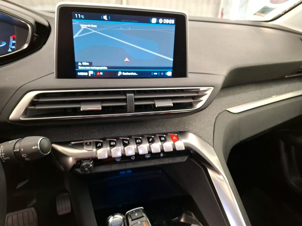 Fahrzeugabbildung Peugeot 3008 Allure 1.2T LED/NAVI/PDC&CAM/LEDER/DAB+
