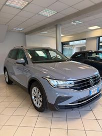 Volkswagen Tiguan - 3