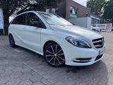 Mercedes-Benz B 180 NIGHT+SPORT-PAKET BI-XENON NAVI AHK 18"ALU - Mercedes-Benz B 180 Gebrauchtwagen in Hamburg