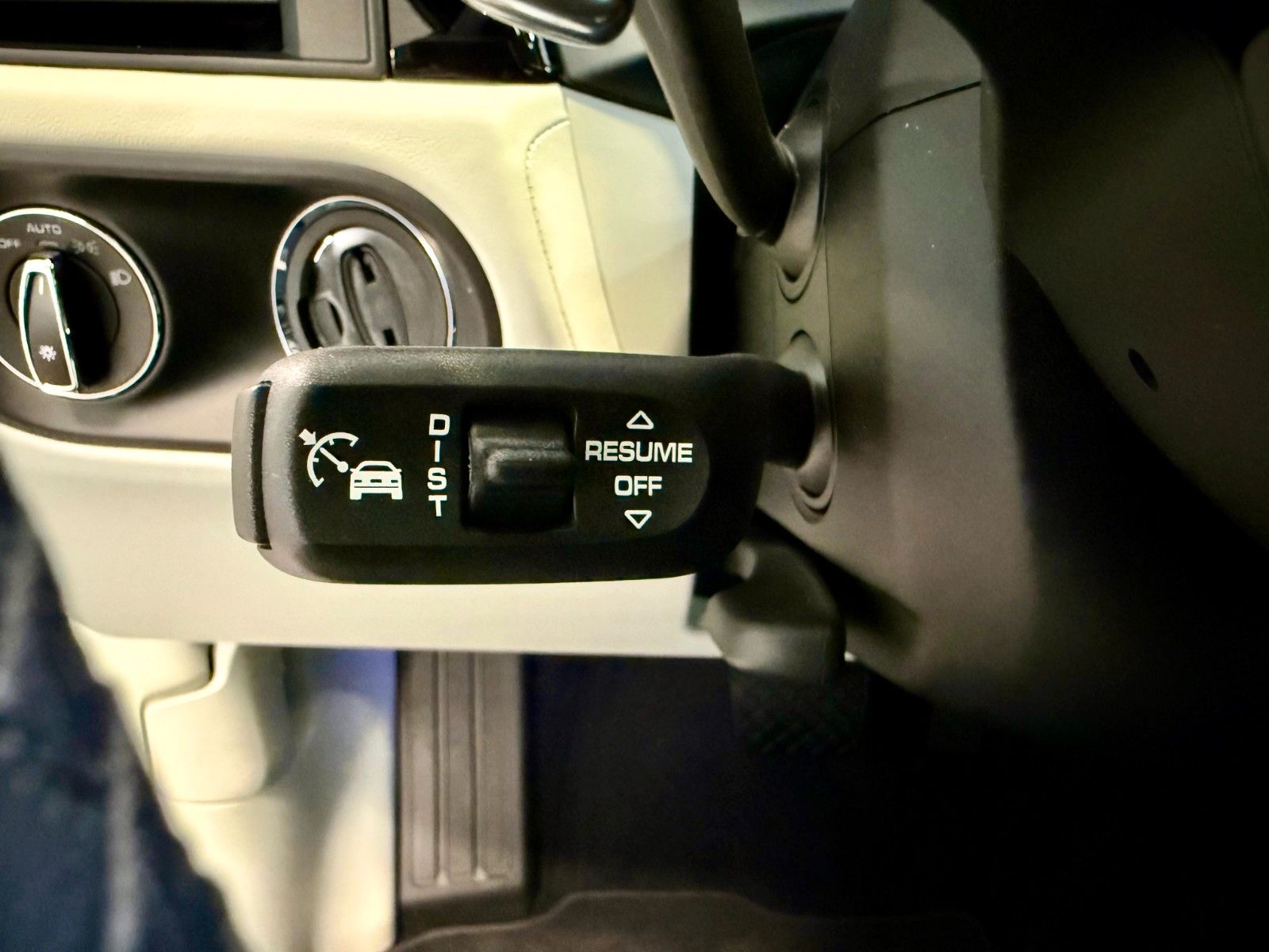 Fahrzeugabbildung Porsche Macan S Luftfederung/Panorama/ACC/SportChrono