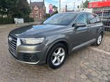 Audi Q7 3.0 TDI quattro S Line/NAVI/XENON/PANO/ - Audi Q7 in Magdeburg