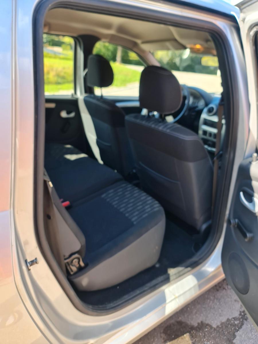 Dacia Logan 2011 — photo 9