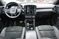 Fahrzeugabbildung Volvo XC40 T4 Autom. R-Design*FSHZG*RFK*BLIS*ACC*AHK