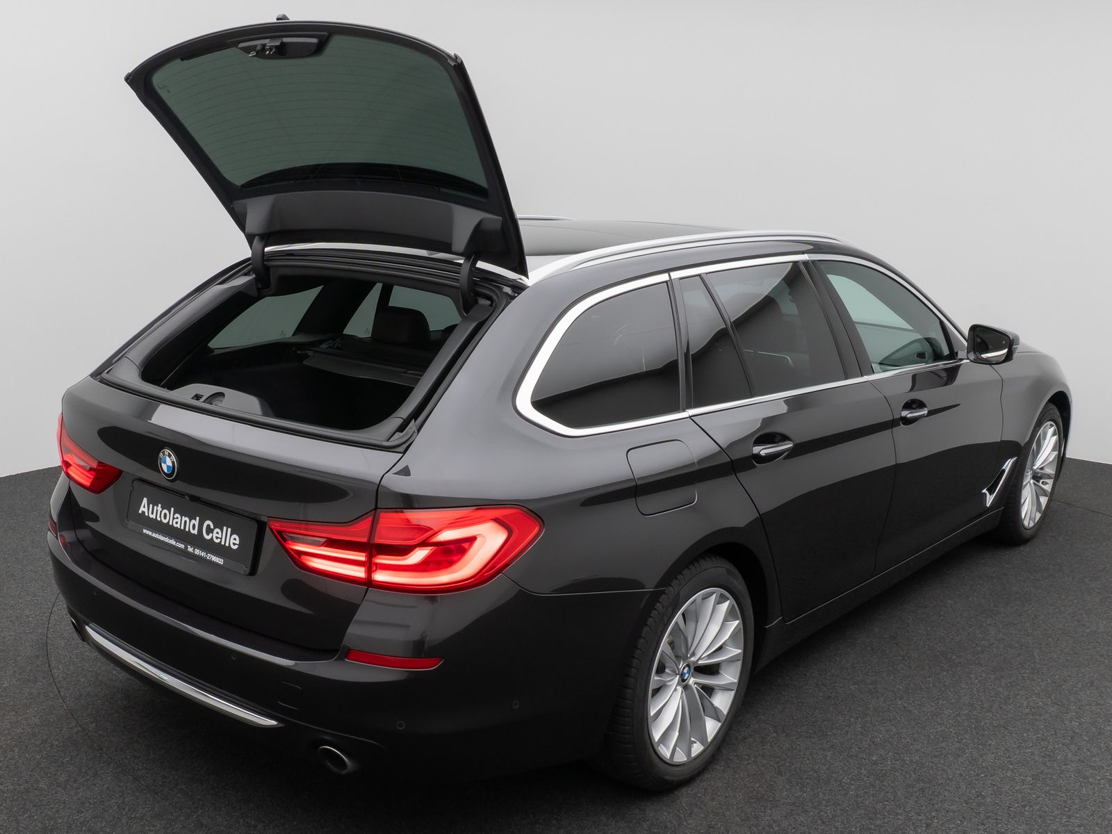 Fahrzeugabbildung BMW 530i xD Luxury Line Panorama 360°HUD H/K Massage