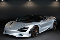 MCLAREN 750S - B&W Lift Elite Paint Carbon Interior 360°