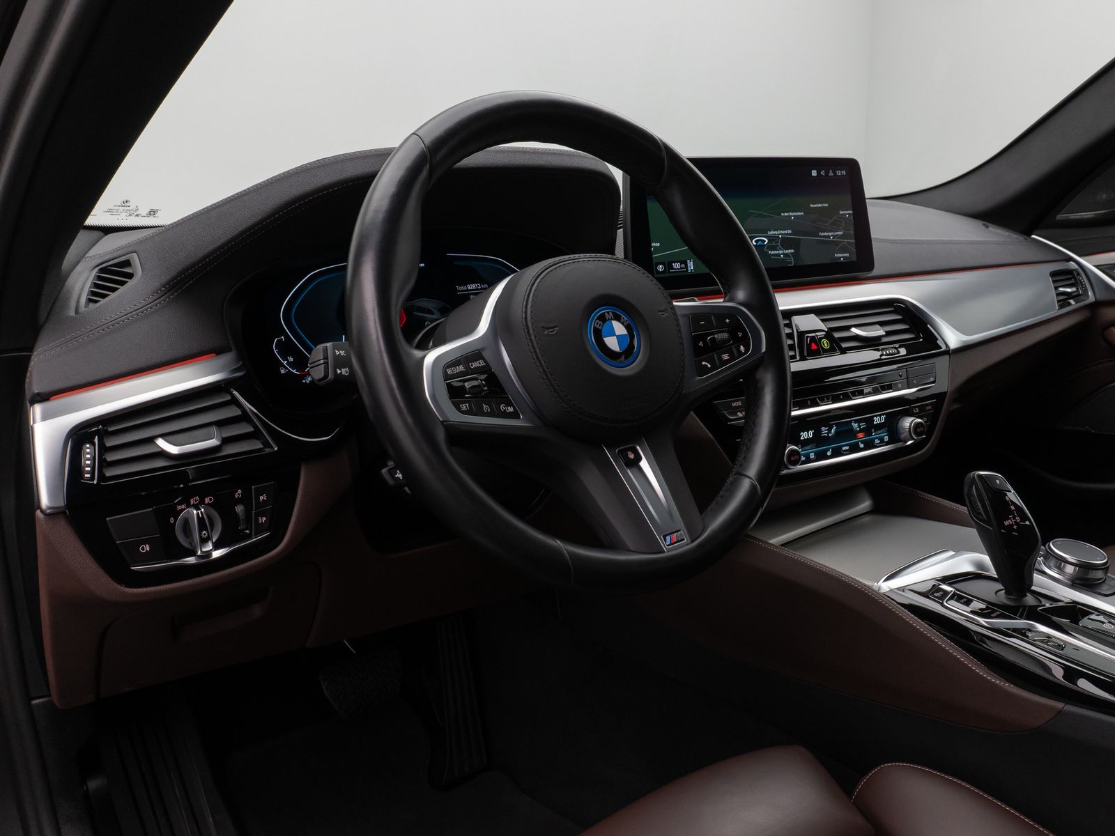 Fahrzeugabbildung BMW 530e LuxuryLine Kamera Laser HUD DAB H/K Komfort