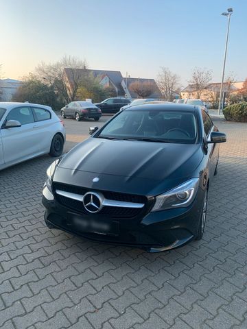 Mercedes-Benz Mercedes Benz CLA 200 , Top Zustand