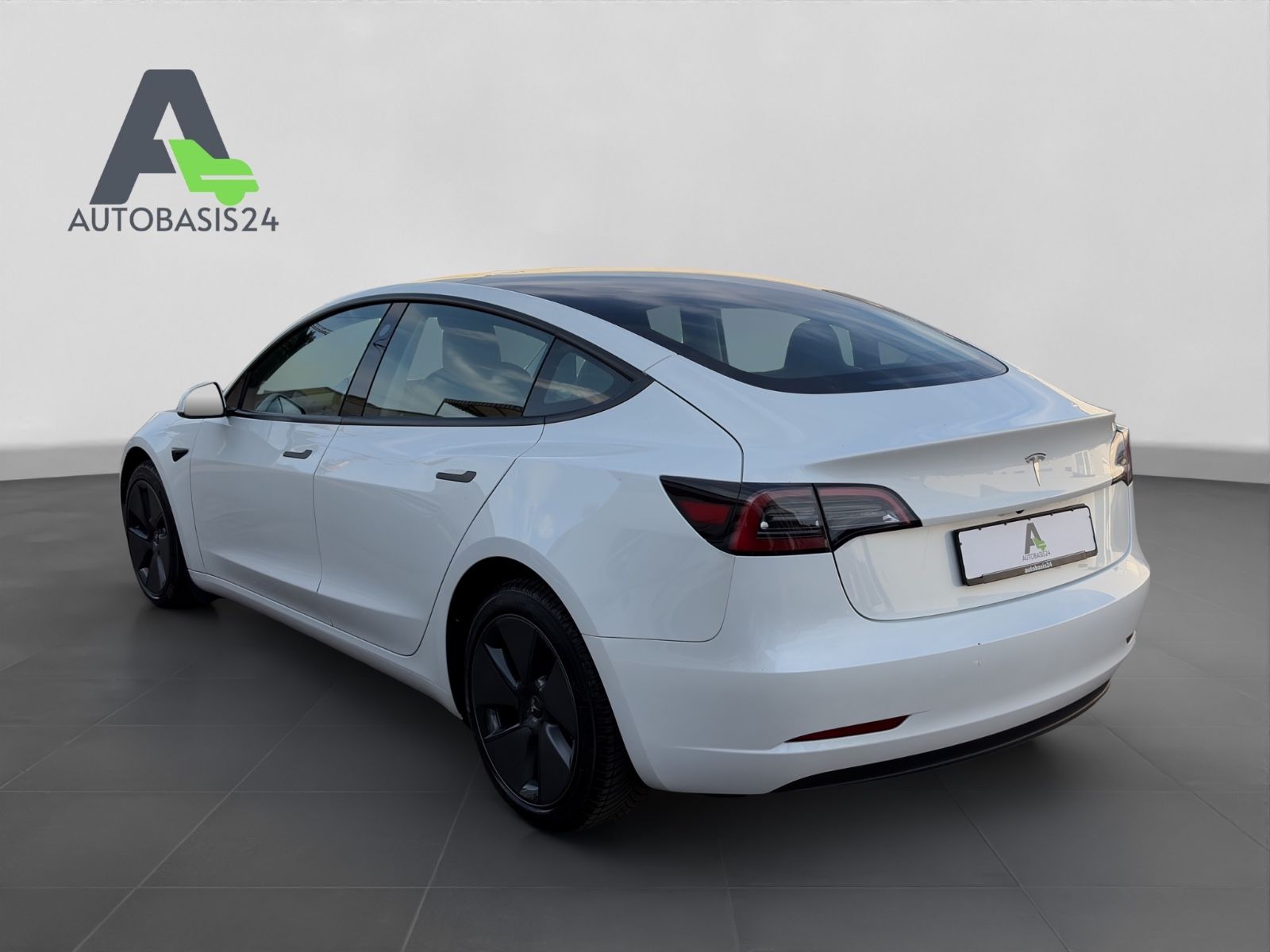 Tesla Model 3 Basis RWD 1.Hand Gigafactory Shanghai foto 3