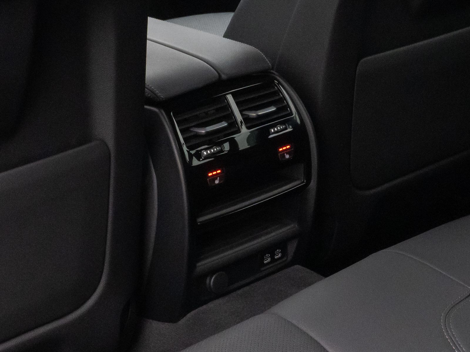 Fahrzeugabbildung BMW 530d xD M Sport DAB CockPitPro PDC Alarm 20Zoll