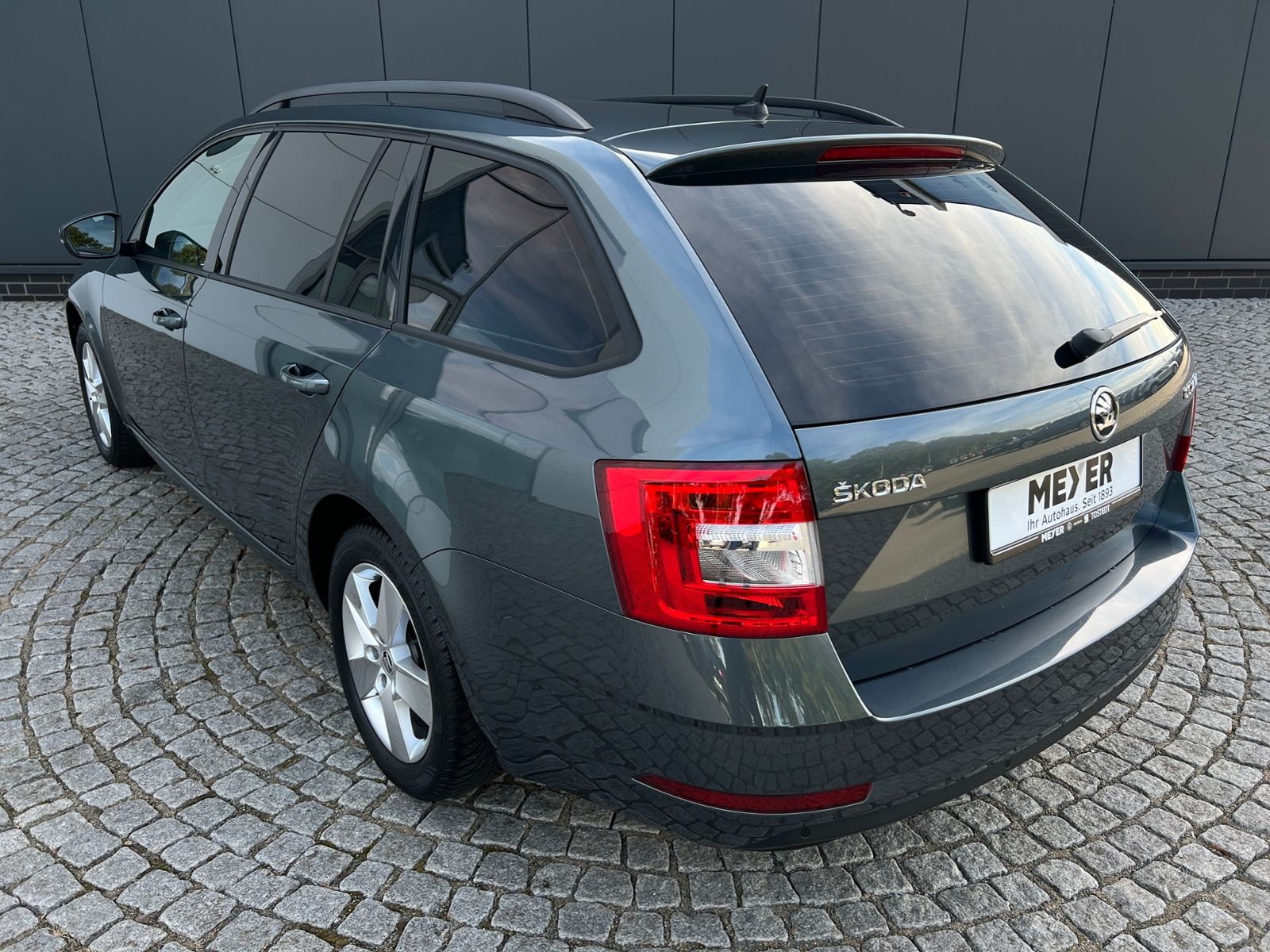Fahrzeugabbildung SKODA Octavia III Combi Ambition 1.5 TSI DSG *Navi, Cl
