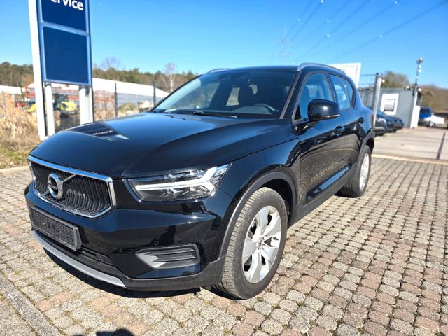 Volvo XC40 Momentum Pro AWD