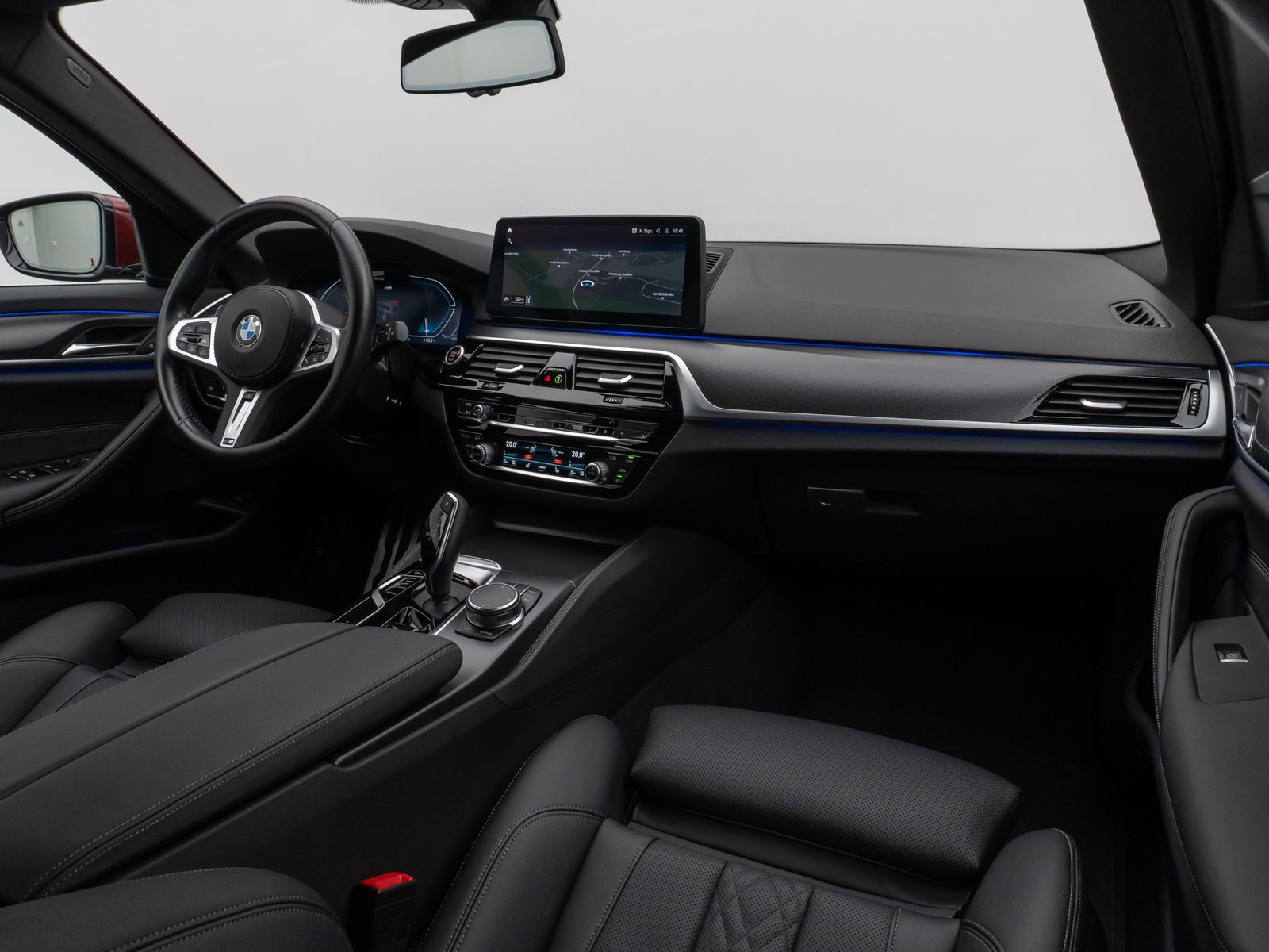 Fahrzeugabbildung BMW 520d xD M Sport Kamera HUD DAB Alarm Individual