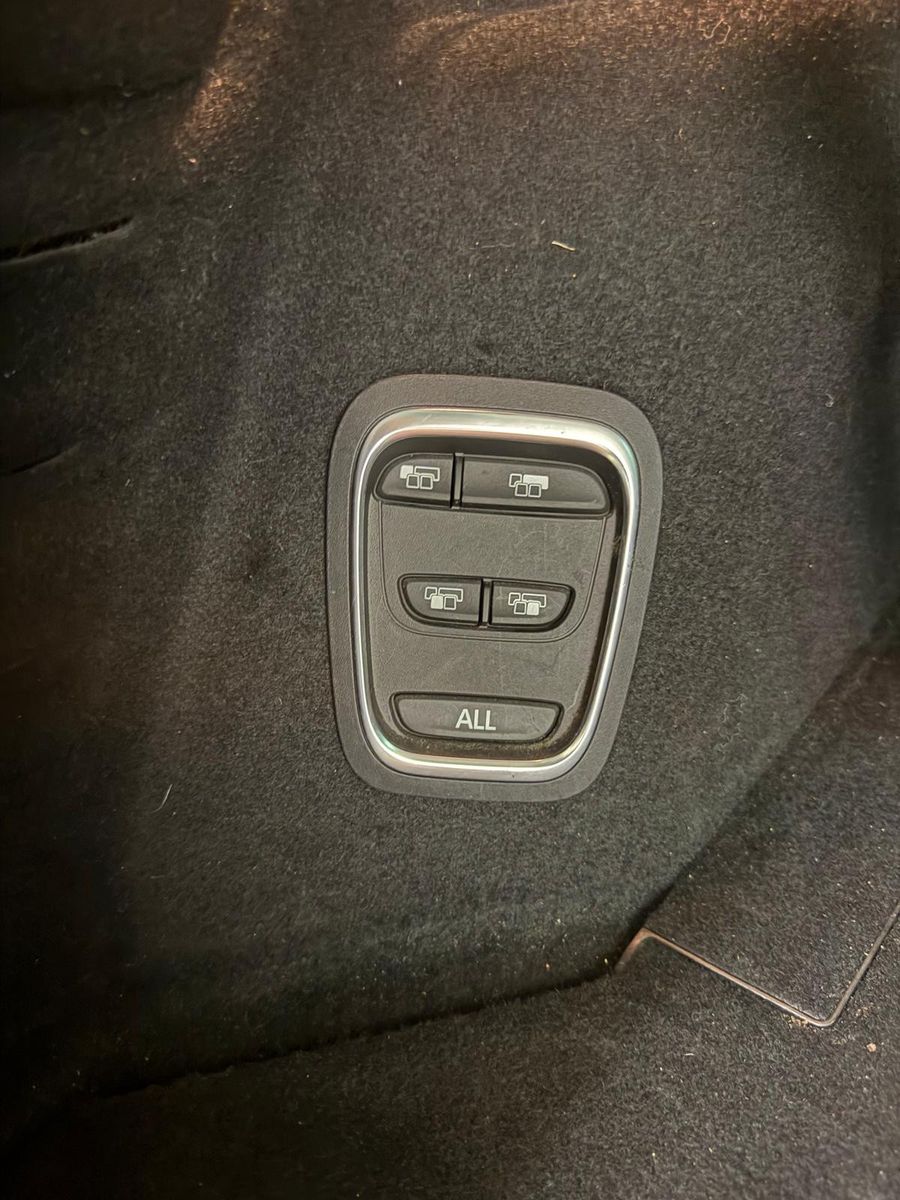 Fahrzeugabbildung Renault Scenic ENERGY dCi 160 EDC Bose Edition/ 7.SITZER
