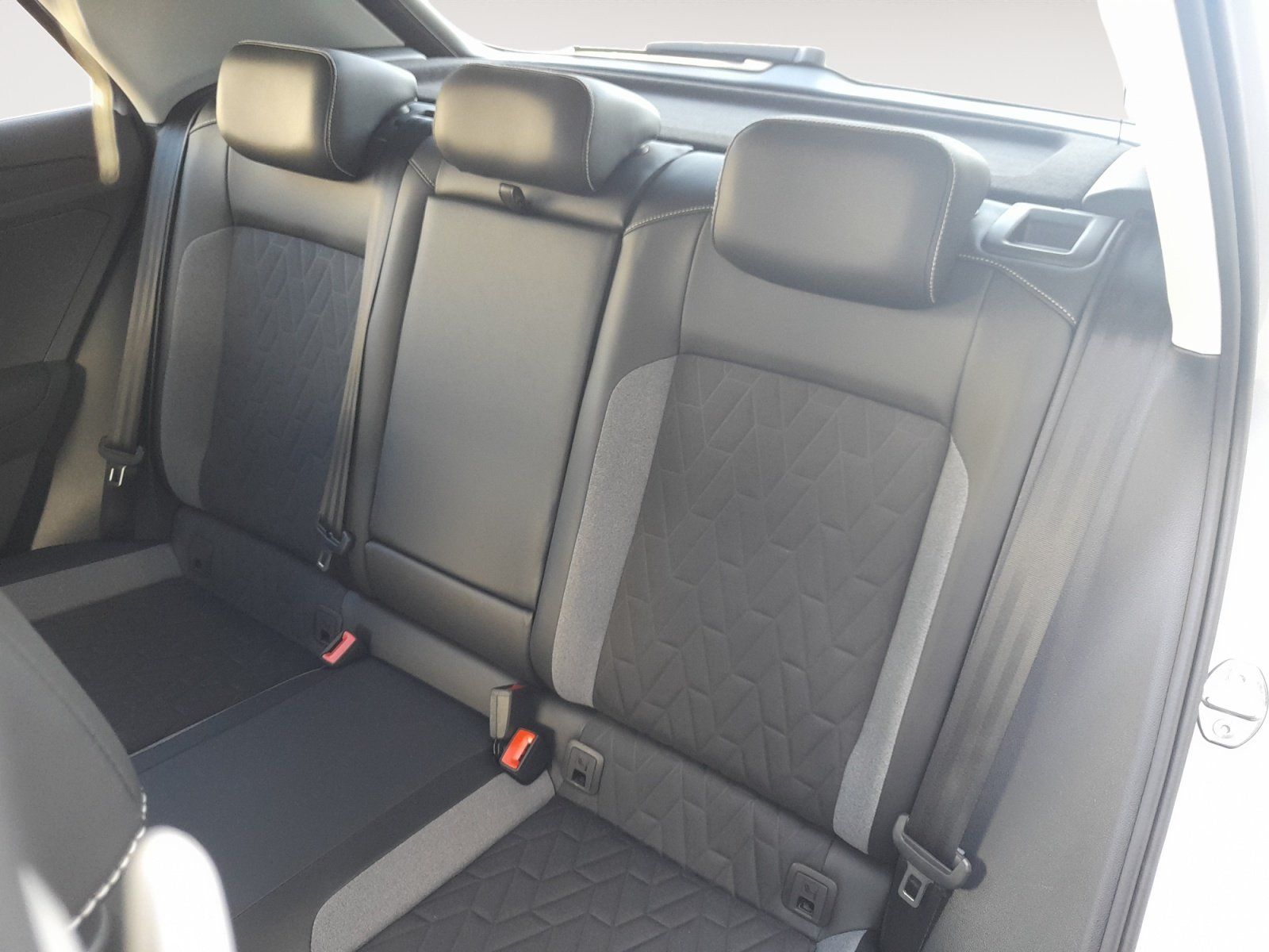 Volkswagen T-Roc - Bild 9