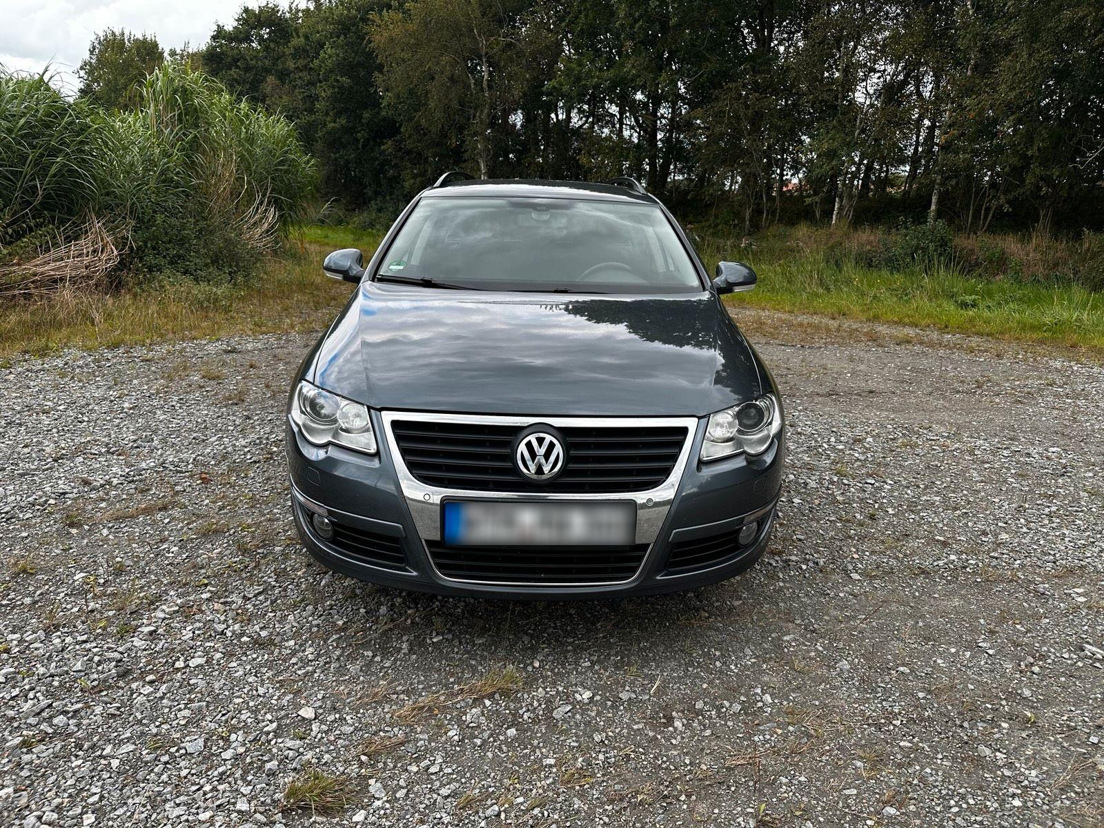 Volkswagen Passat 2009 — rear view
