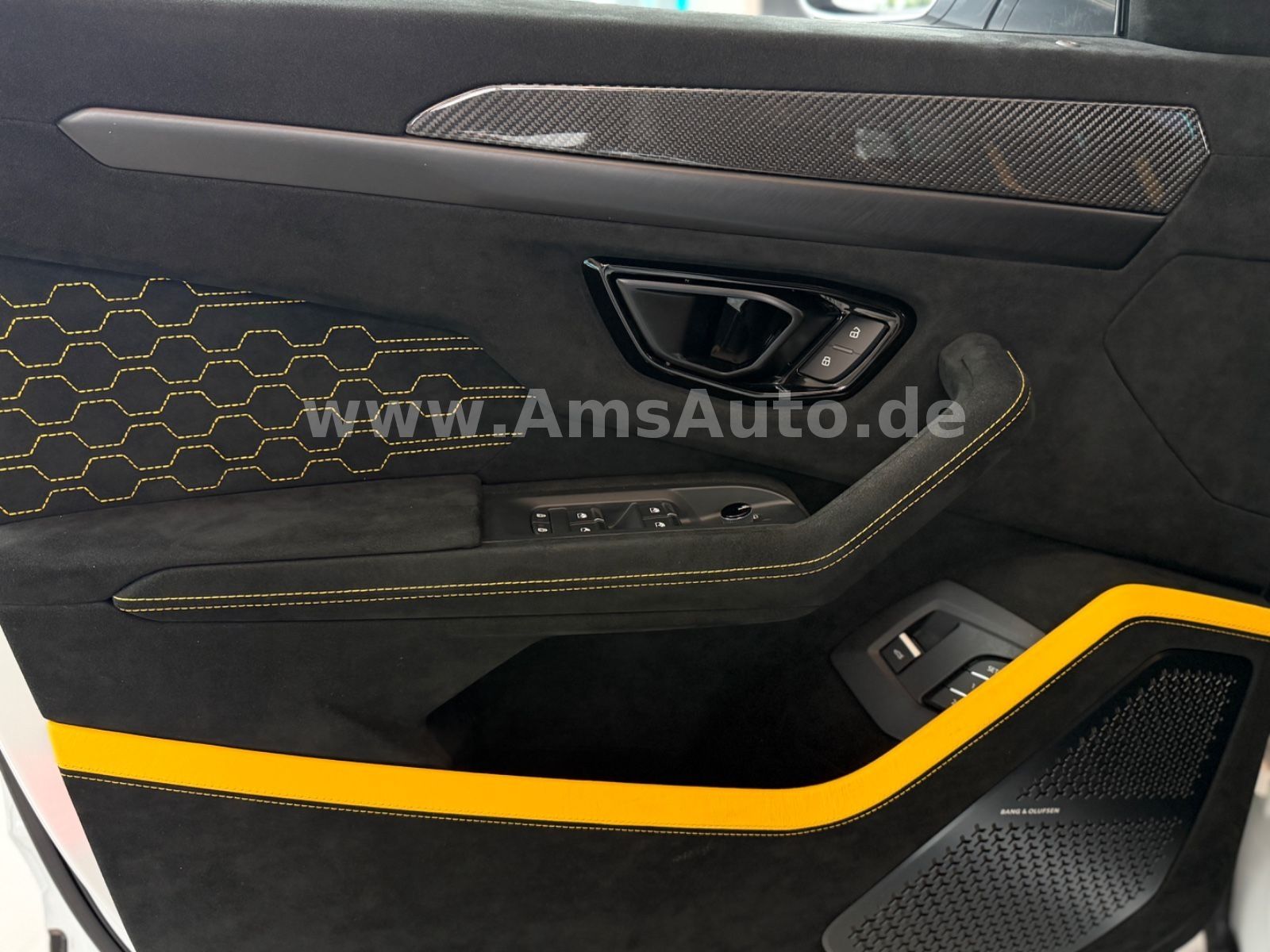 Urus 4.0 V8 Performante Full Carbon Full PPF