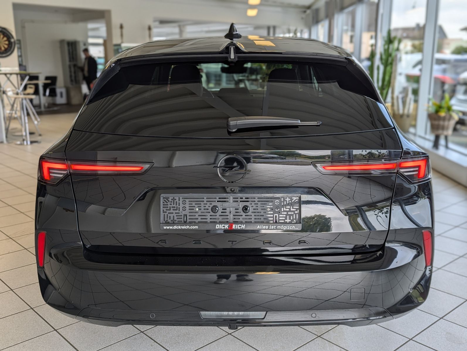 OPEL Astra 1.2 Ultimate Leder-Nappa Sitzlüft AHK Pano - Image 6