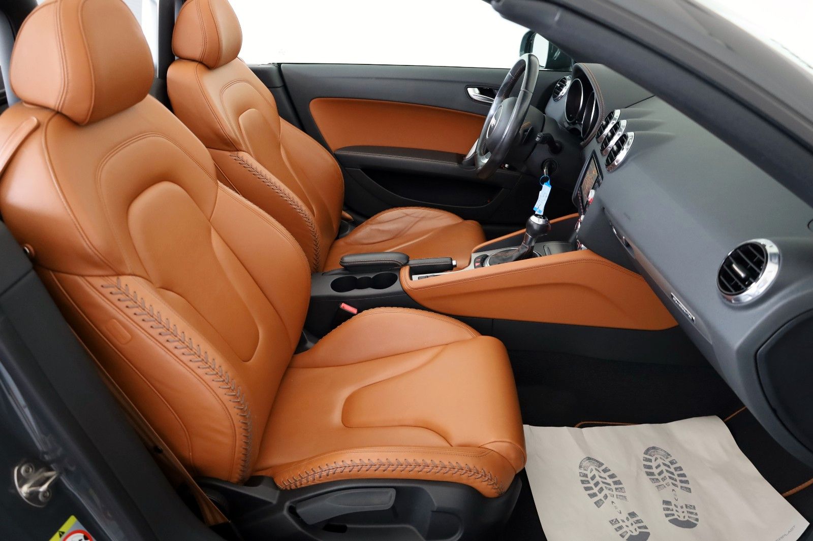 Fahrzeugabbildung Audi TT Roadster 2.0 TFSI quattro,Leder,Navi,Xenon,SH