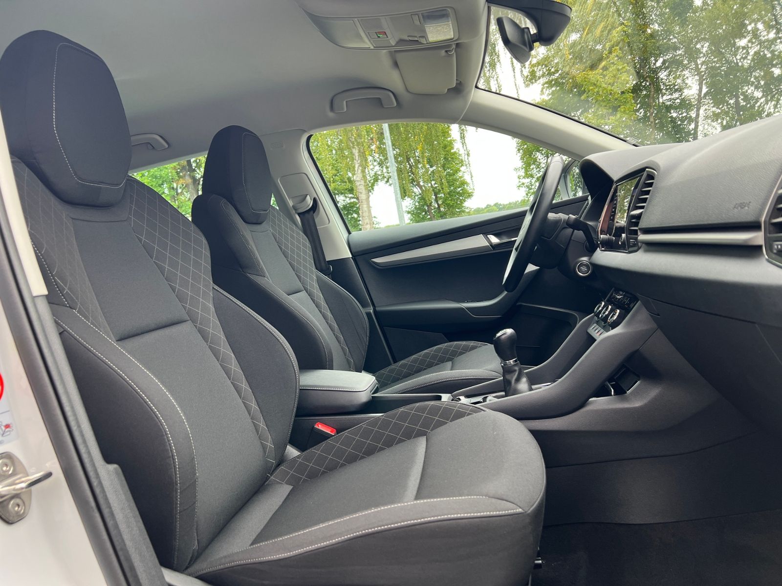 Fahrzeugabbildung SKODA Karoq Ambition 1.5 TSI *AHK, SmartLink, Kamera,