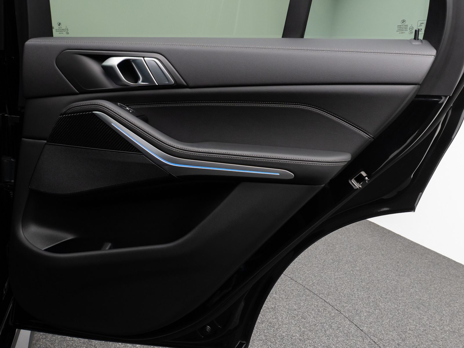 Fahrzeugabbildung BMW X5 xD45e M Sport Panorama Laser 360°HUD DAB HiFi
