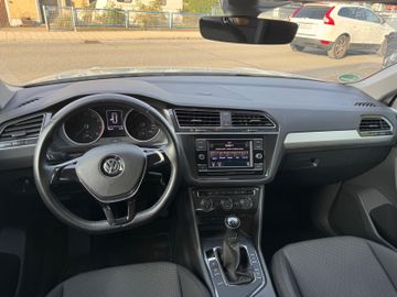 Volkswagen Tiguan - 11
