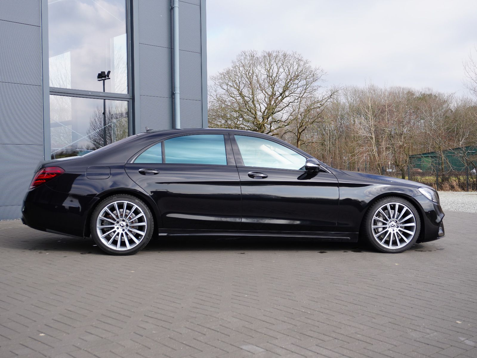 Fahrzeugabbildung Mercedes-Benz S 560 4Matic L AMG