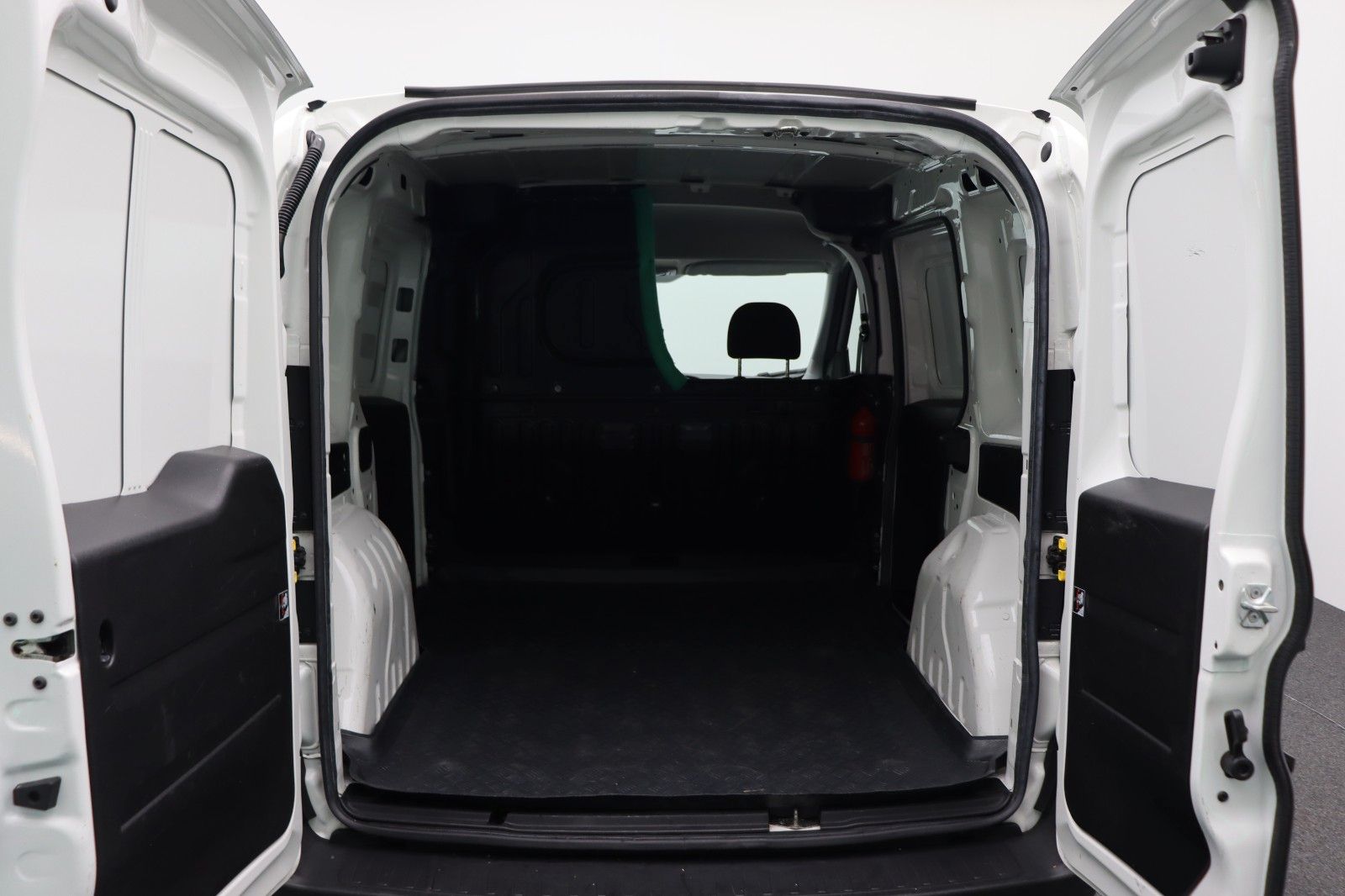 Fahrzeugabbildung Fiat Doblò 1.3 Basis Kasten