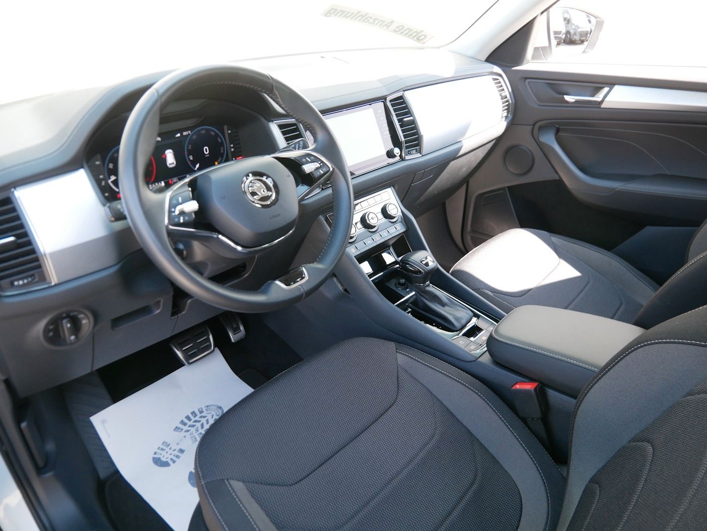 Fahrzeugabbildung SKODA Kodiaq 1.5 Ambition DSG 7-Sitze Kamera ACC MATRI