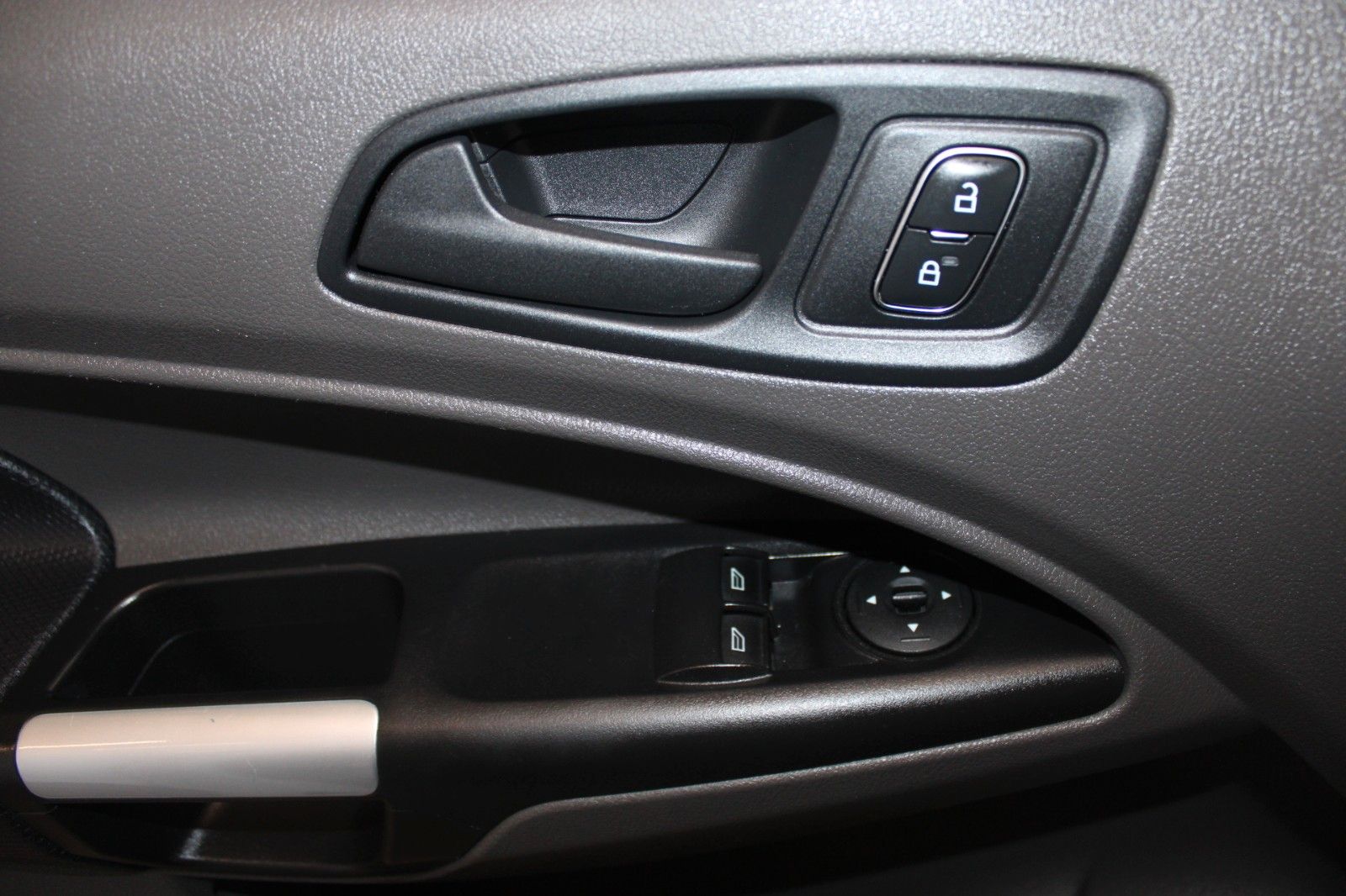 Fahrzeugabbildung Ford Transit Connect TREND L2 Lang KLIMA CAM STDHZ 3S