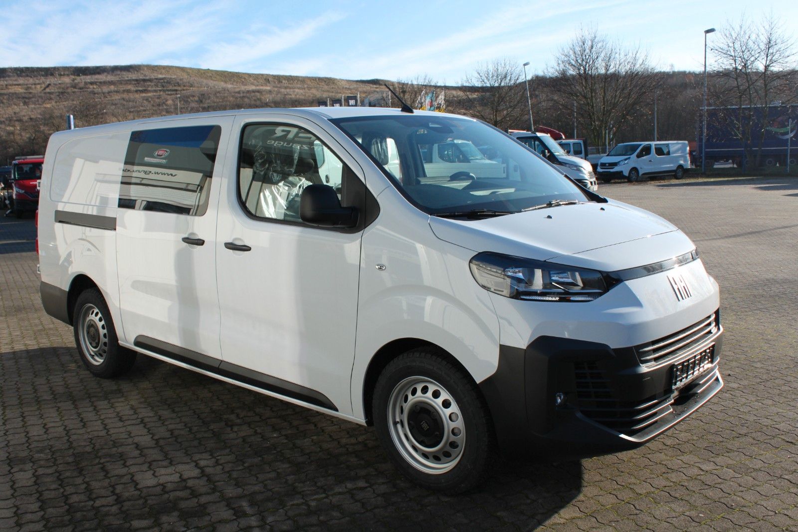 Fahrzeugabbildung Fiat Scudo L3 Flexcab Trennwand klappbar AHK