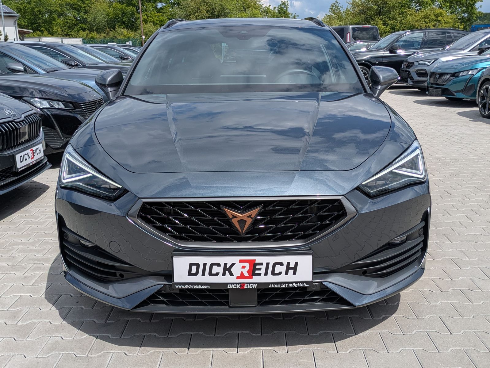 Fahrzeugabbildung CUPRA Leon VZ 2.0TSI 4Drive ACC*PANO*MATRIX*DCC*LM19"