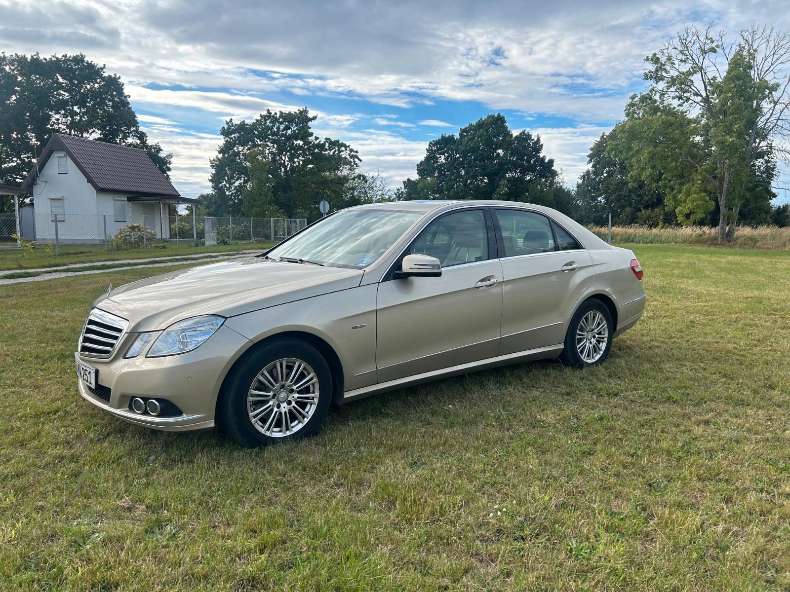Mercedes-Benz E 220 CDI BlueEFFICIENCY Standard