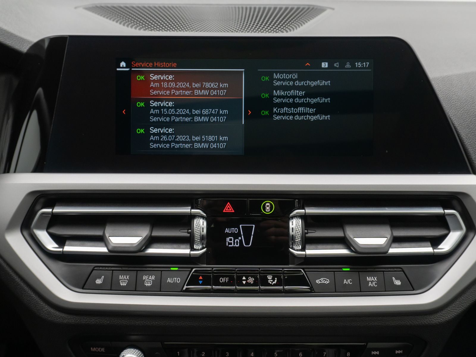 Fahrzeugabbildung BMW 320d xD Panorama PDC DAB Sport Geschwindigkeitsr