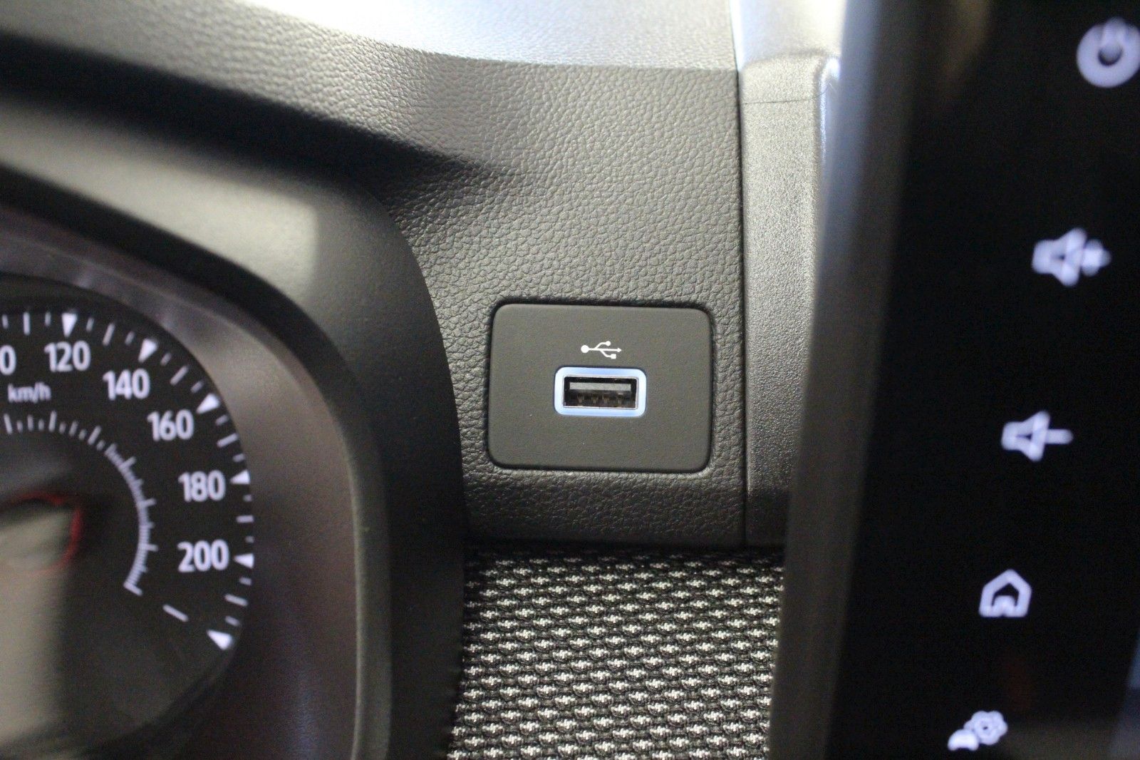 Fahrzeugabbildung Dacia Sandero TCe 90 auto Journey *Komfort-Paket*Sitzh